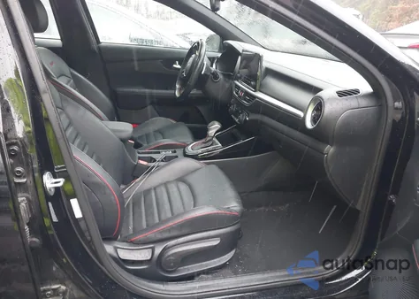 2015 Kia Forte Lx z USA, uszkodzony, nr VIN KNAFK4A68F5256975